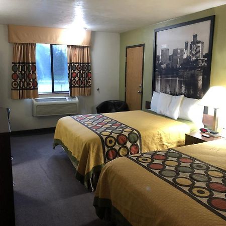 Super 8 By Wyndham Salem Hotel Bagian luar foto