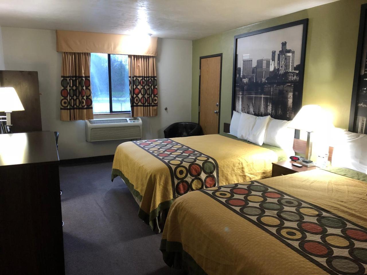 Super 8 By Wyndham Salem Hotel Bagian luar foto